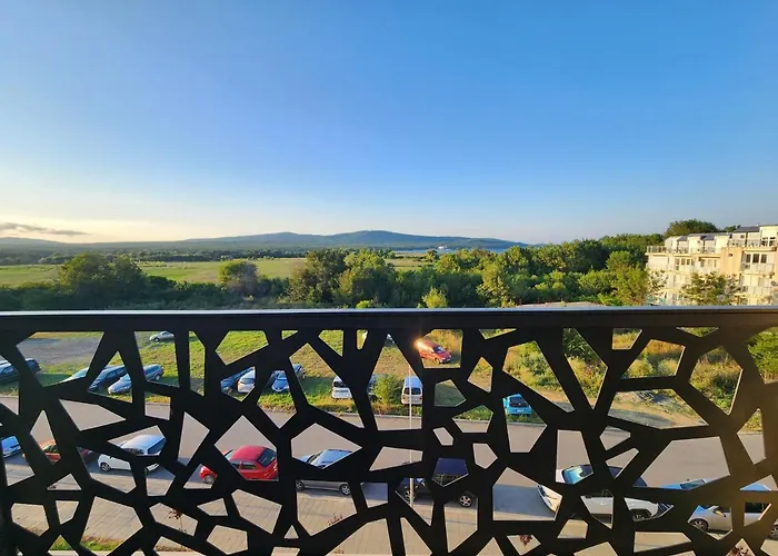 Lotus ホテル プリモルスコ